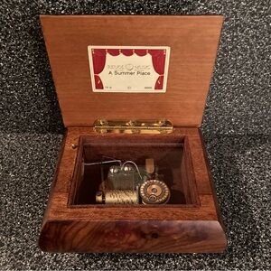 Vintage Reuge Music Box Plays “A Summer Place” 4.5x3.75x2.5 inches